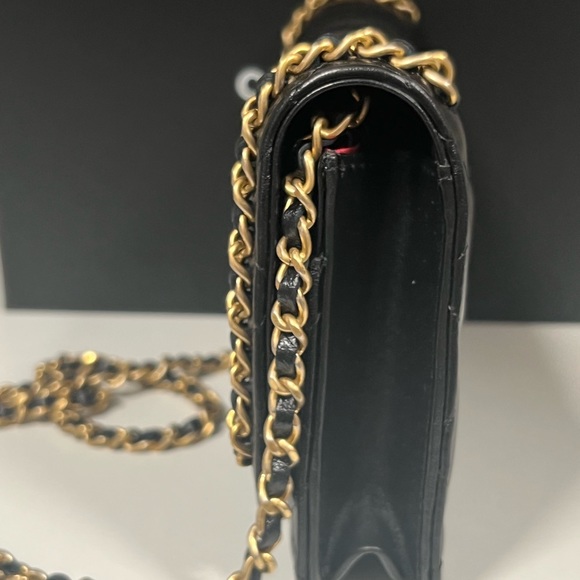 Chanel - Picture 12 of 12